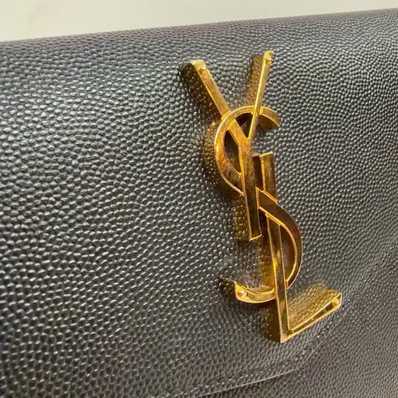 Saint Laurent Black Leather Detail - Picture 4 of 14